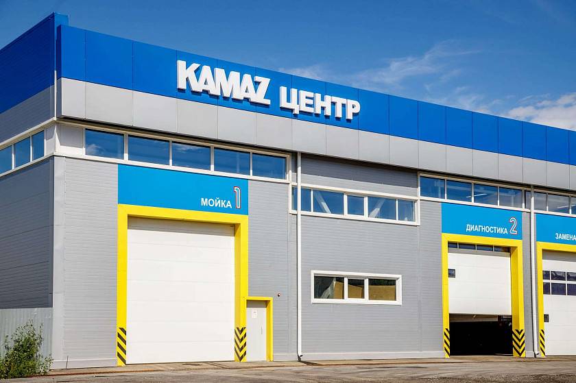 Мощным автомобилям — большие ворота: конструкции «АЛЮТЕХ» для дилерского центра «КАМАЗ» Мощным автомобилям — большие ворота: конструкции «АЛЮТЕХ» для дилерского центра «КАМАЗ»